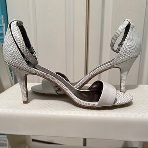 Elegant White Textured Women's‎ Heels